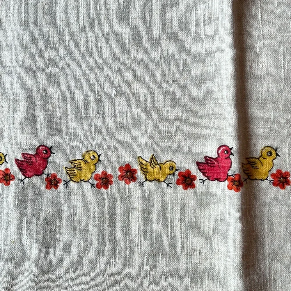 Vintage Farm House Rooster Hens Chickens Tablecloth Rectangular 63